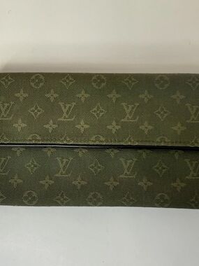 Louis Vuitton Olive Mini Lin Porte Tressor International Wallet